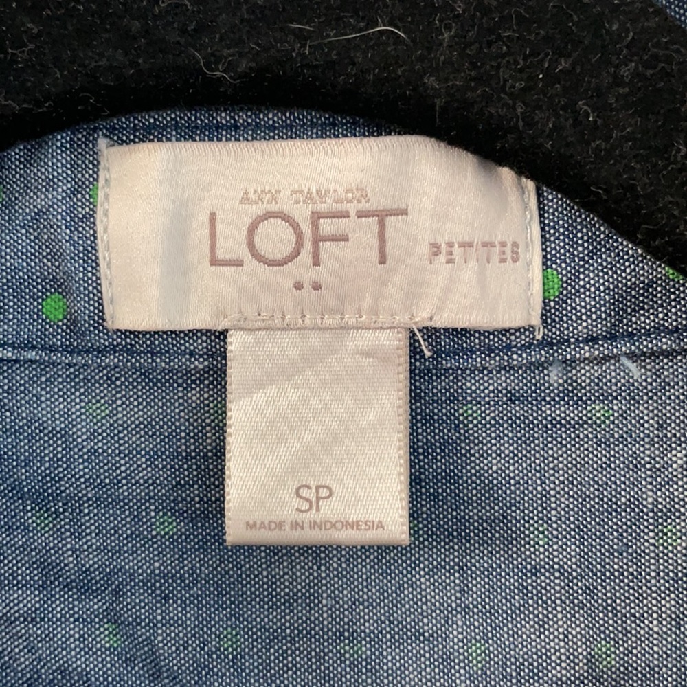 Loft polka dot chambray button down - Picture 2 of 4